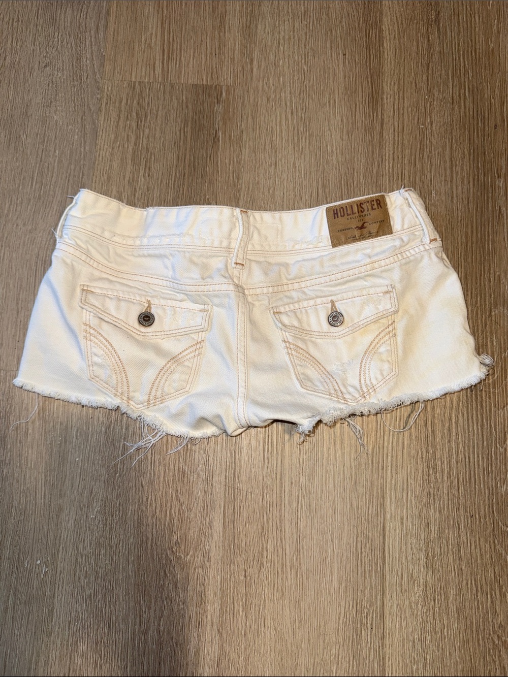HOLLISTER y2k Rare White Denim Raw Hem Distressed Butt Flap Pockets Jean Shorts